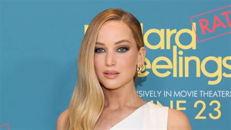 nude jenifer lawrence|Jennifer Lawrence shocks fans by getting completely naked in。